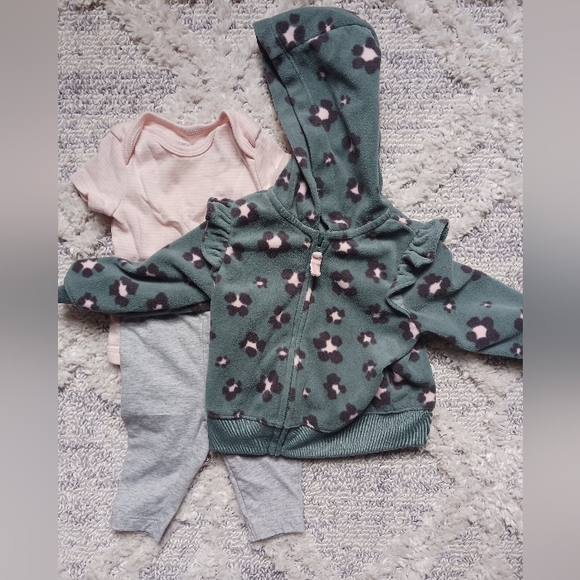 Baby clothes bundle - Picture 4 of 5